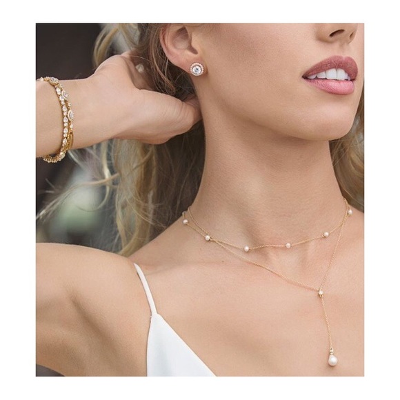 [Ashlee] 18K Halo Earrings - Picture 4 of 7